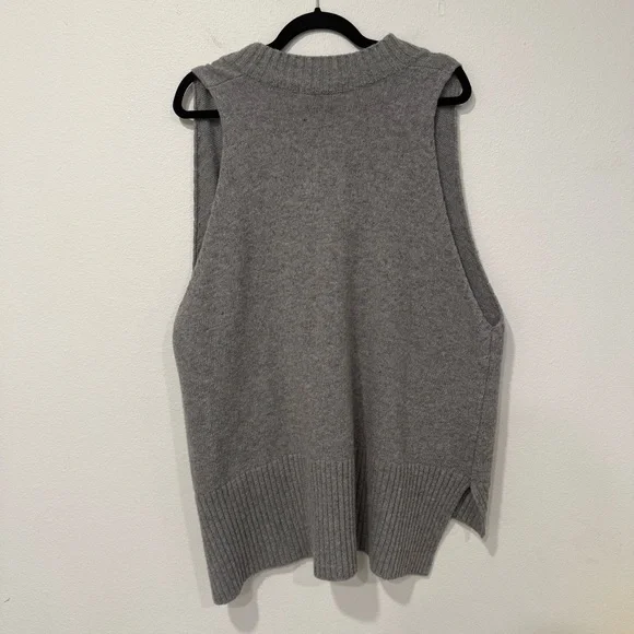 Storets Lyla Oversized V-Neck Asymmetric Hem Knit Vest S/M - Picture 3 of 3